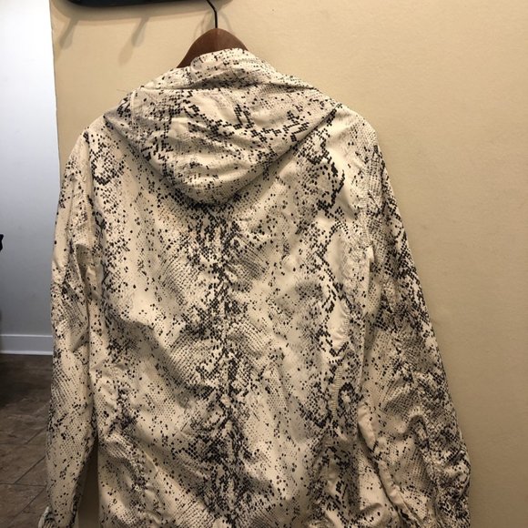 Wind resistant Calvin Klein jacket - Picture 2 of 3